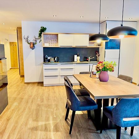Alpenstolz Damuels Haus 4 - Stilvoll Urlauben In Den Bergen Apartment Bagian luar foto