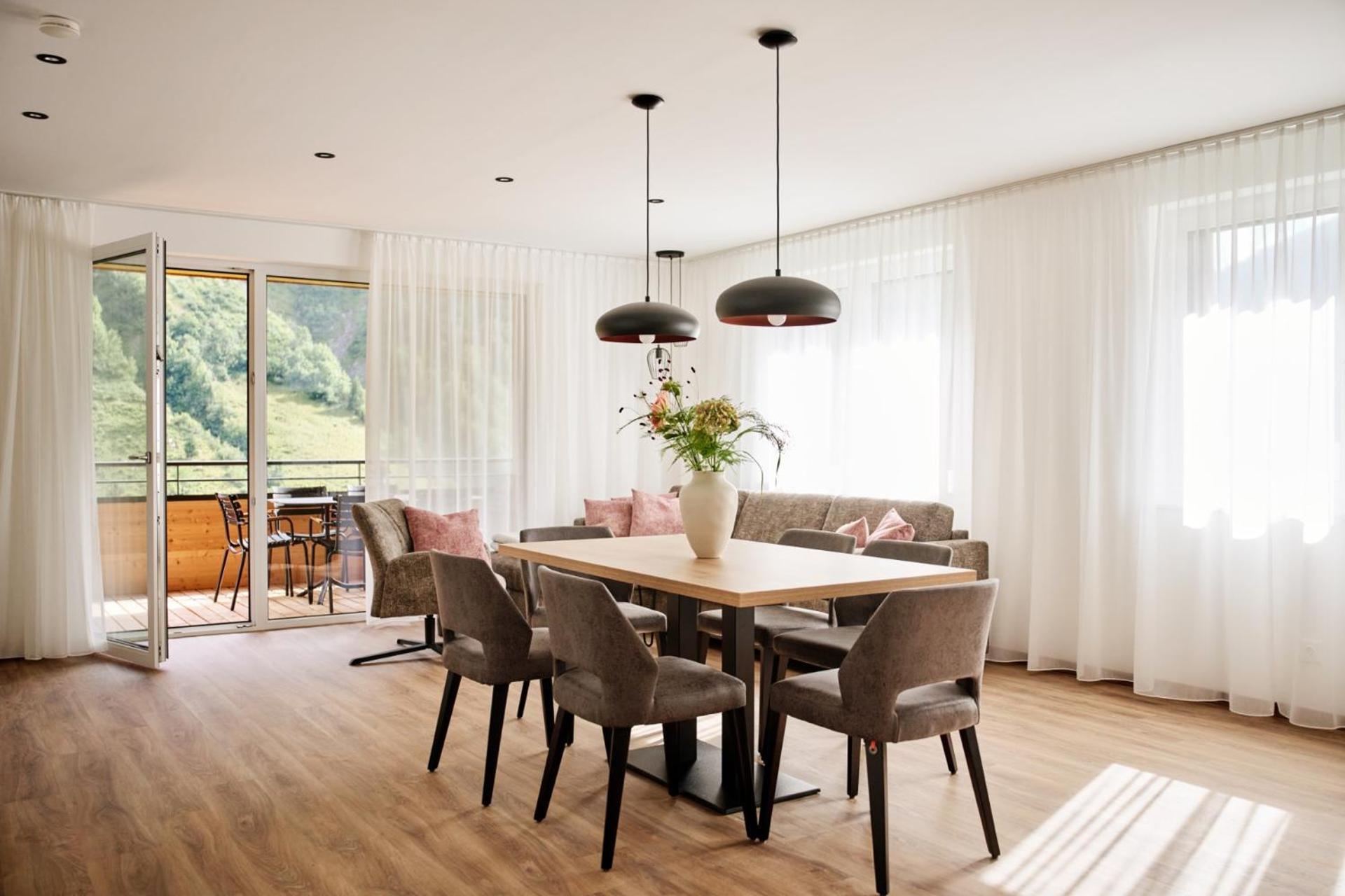 Alpenstolz Damuels Haus 4 - Stilvoll Urlauben In Den Bergen Apartment Bagian luar foto