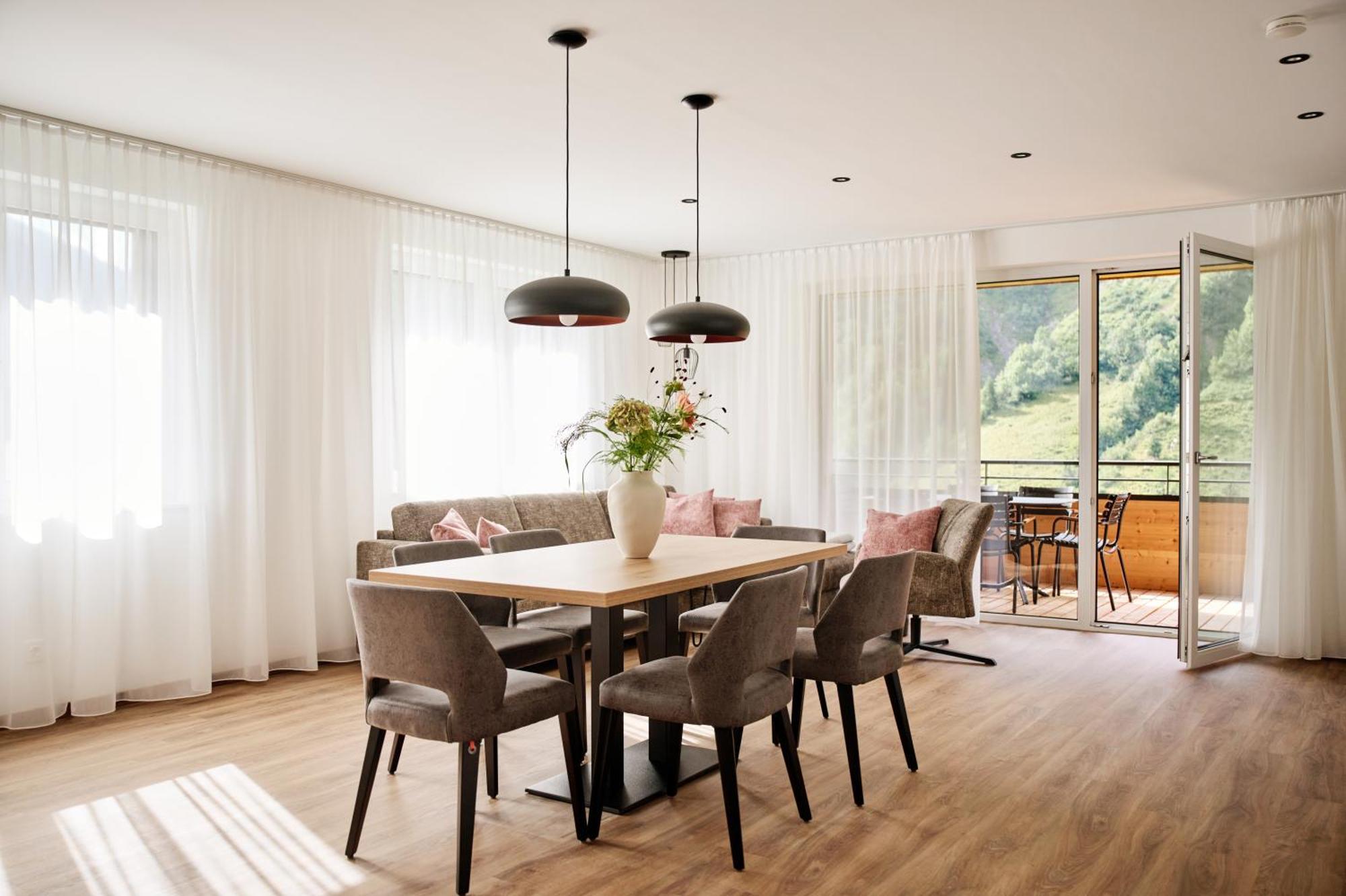 Alpenstolz Damuels Haus 4 - Stilvoll Urlauben In Den Bergen Apartment Bagian luar foto