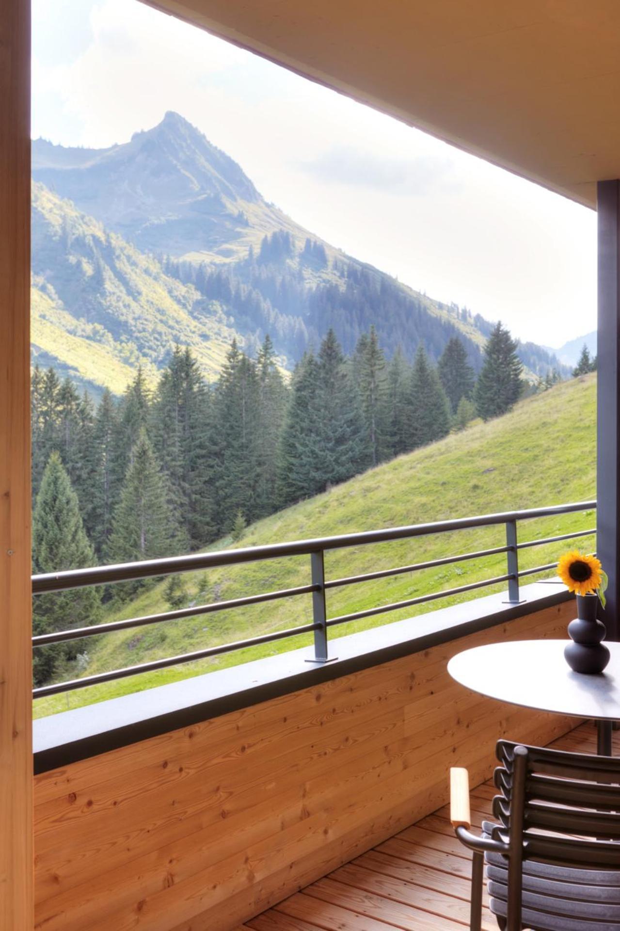 Alpenstolz Damuels Haus 4 - Stilvoll Urlauben In Den Bergen Apartment Bagian luar foto