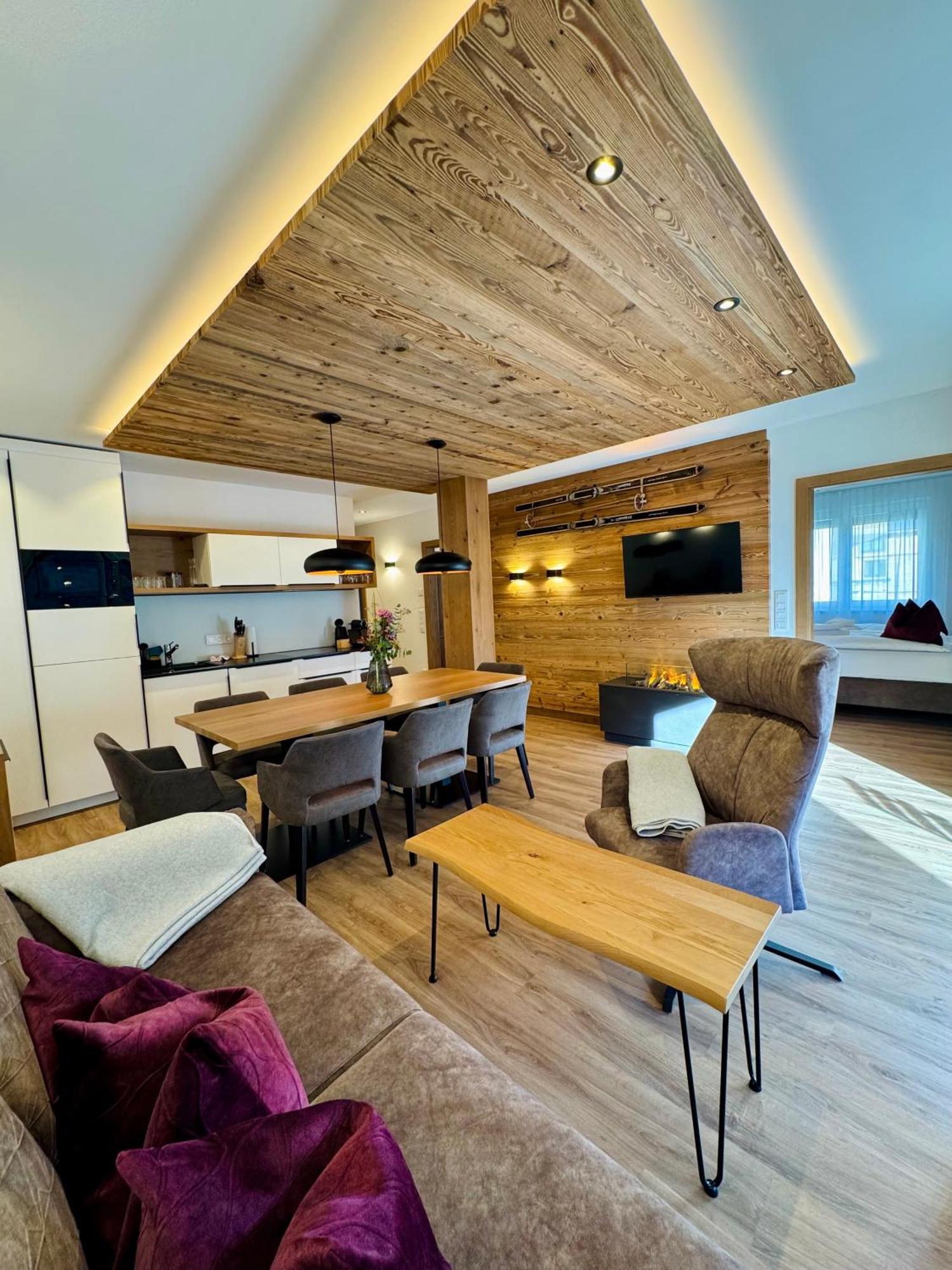 Alpenstolz Damuels Haus 4 - Stilvoll Urlauben In Den Bergen Apartment Bagian luar foto